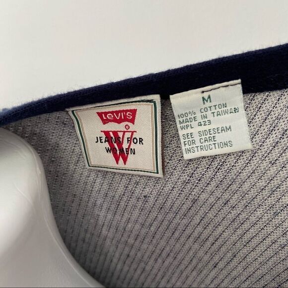 Levi’s Ribbed Button Front V Neck - Picture 5 of 7